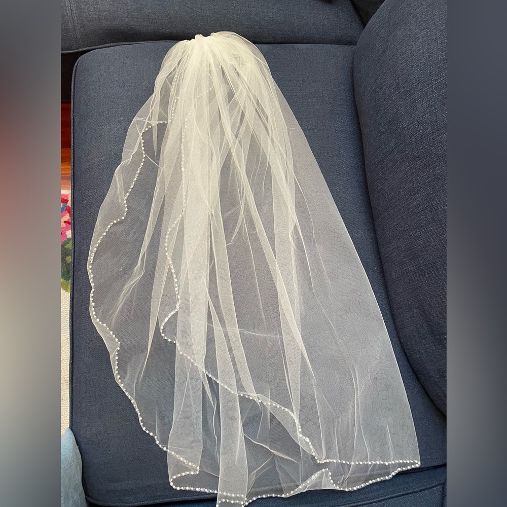 White Beaded Edge Bridal Veil - Classic Wedding Hair Accessory
